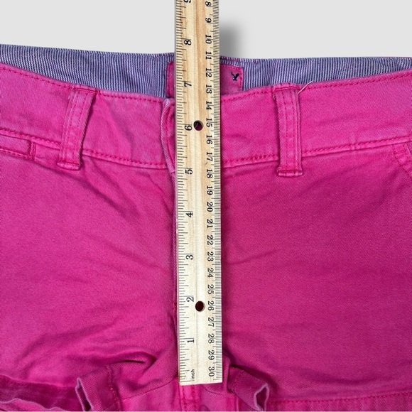 American Eagle Shortie Khaki Twill Shorts Size 2 Pink Low Rise Stretch - Picture 3 of 7